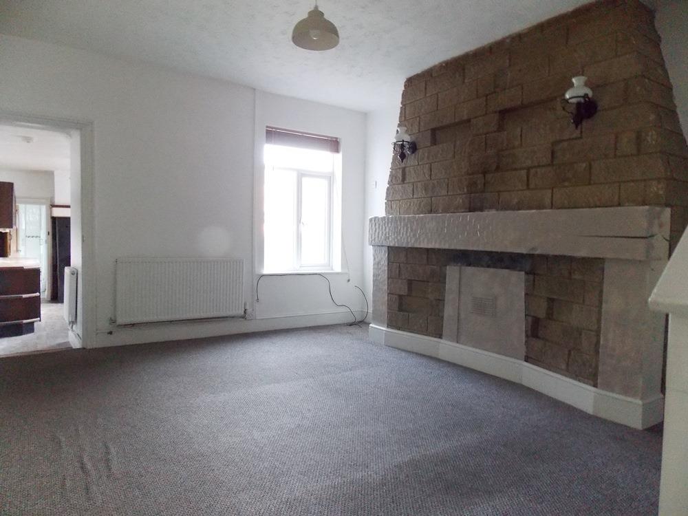 4 bed  to rent in Ilkeston 2