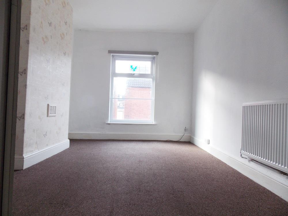 4 bed  to rent in Ilkeston 5