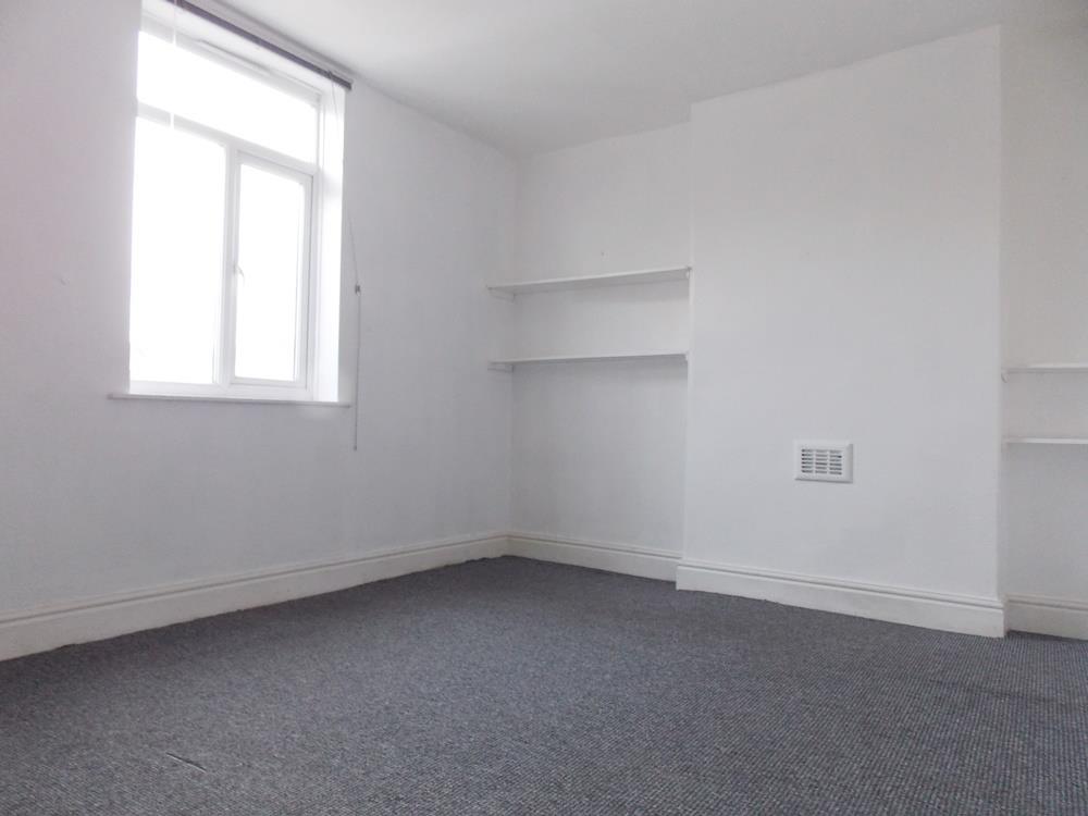 4 bed  to rent in Ilkeston 7