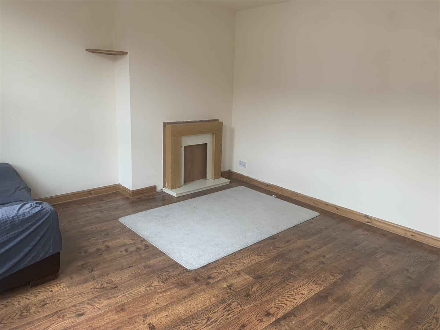 2 bed flat to rent in Ilkeston 3