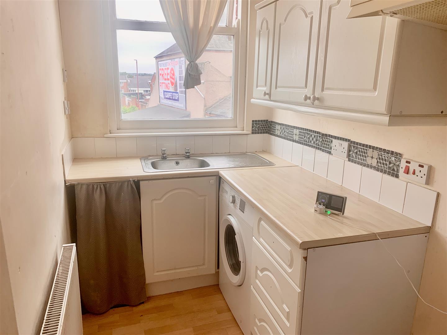 2 bed flat to rent in Ilkeston 3