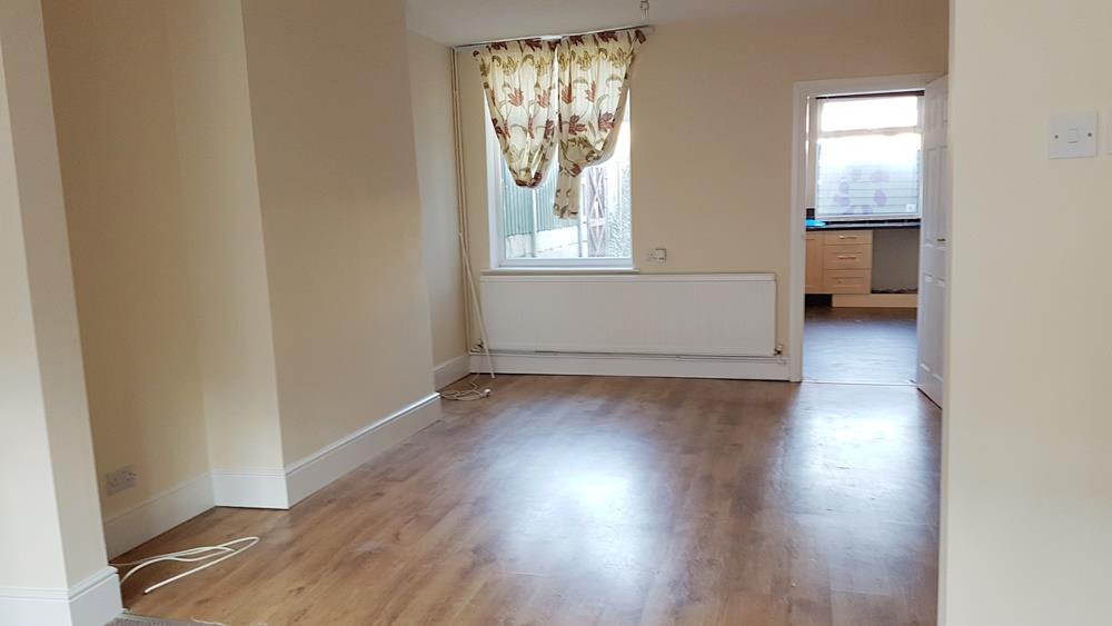 3 bed to rent in Ilkeston 5