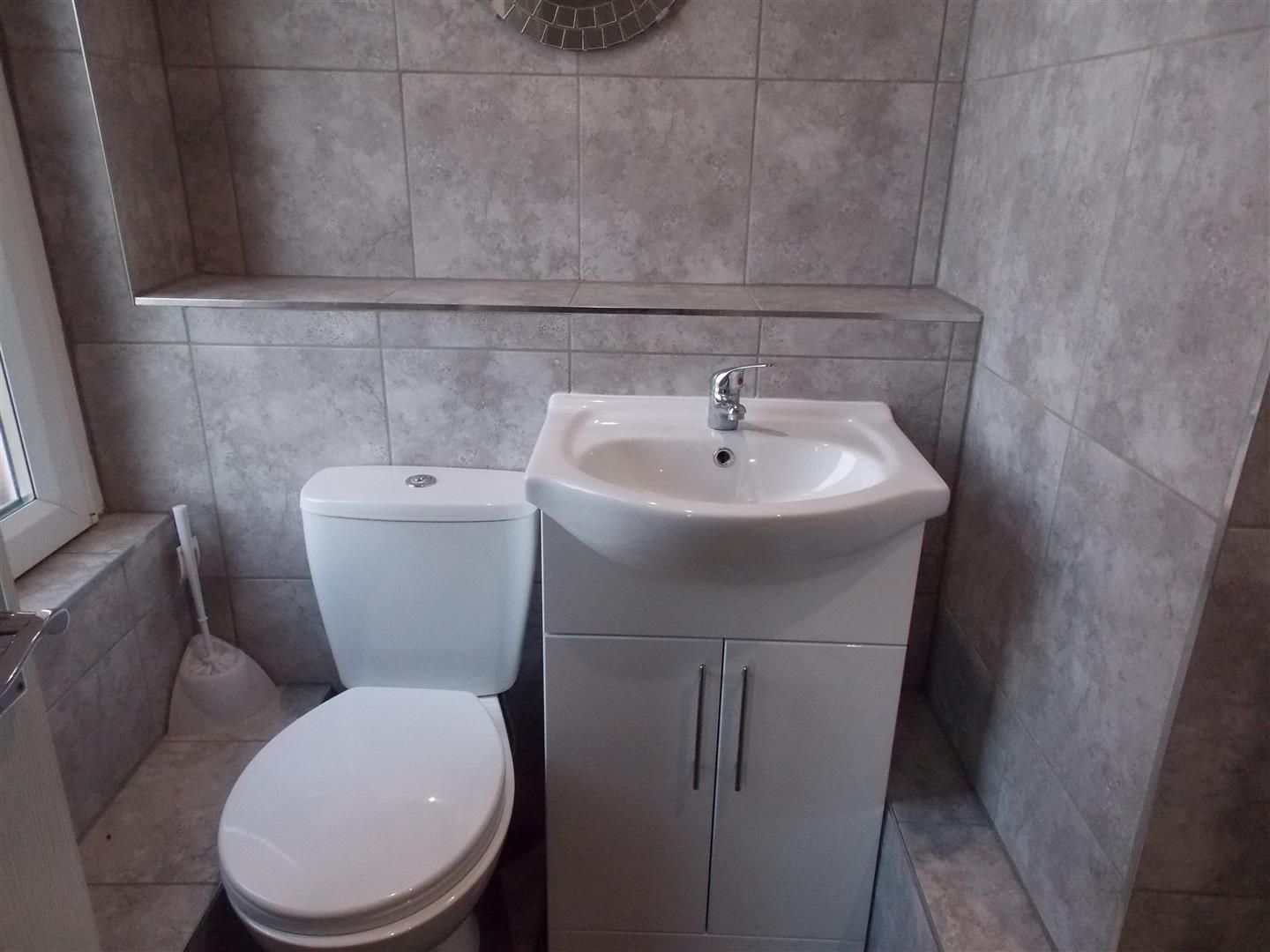 1 bed to rent 8