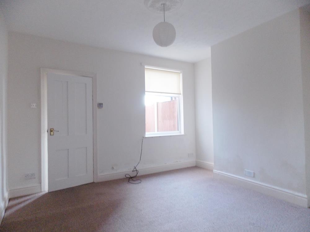 2 bed  to rent in Ilkeston 4