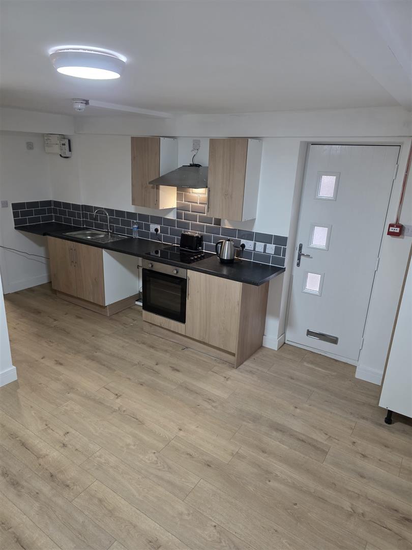 1 bed  to rent, PE25