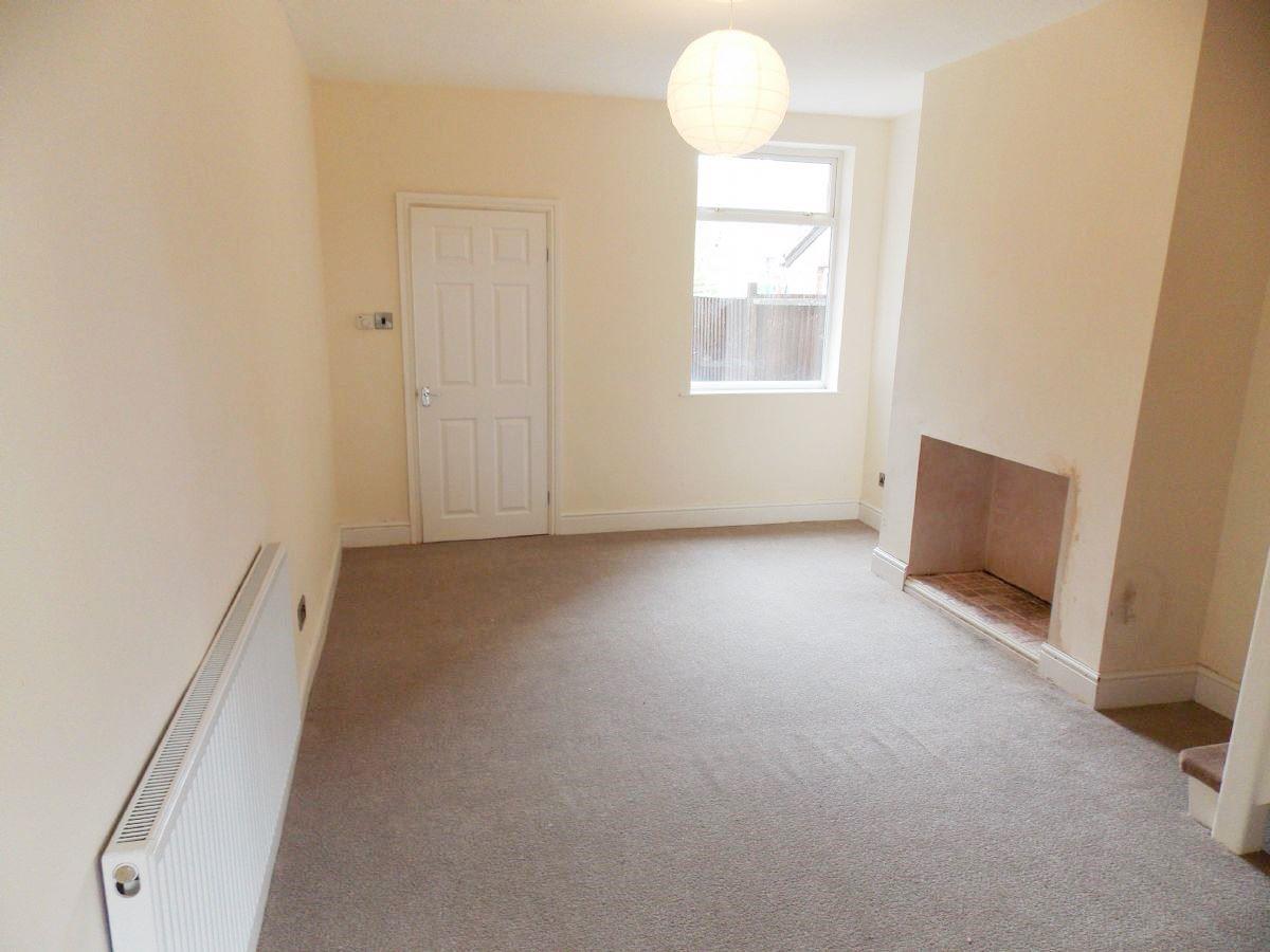 2 bed  to rent in Ilkeston 2