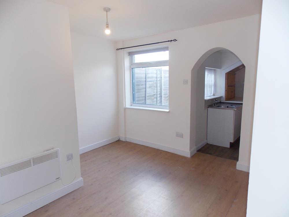 1 bed flat to rent in Ilkeston 2