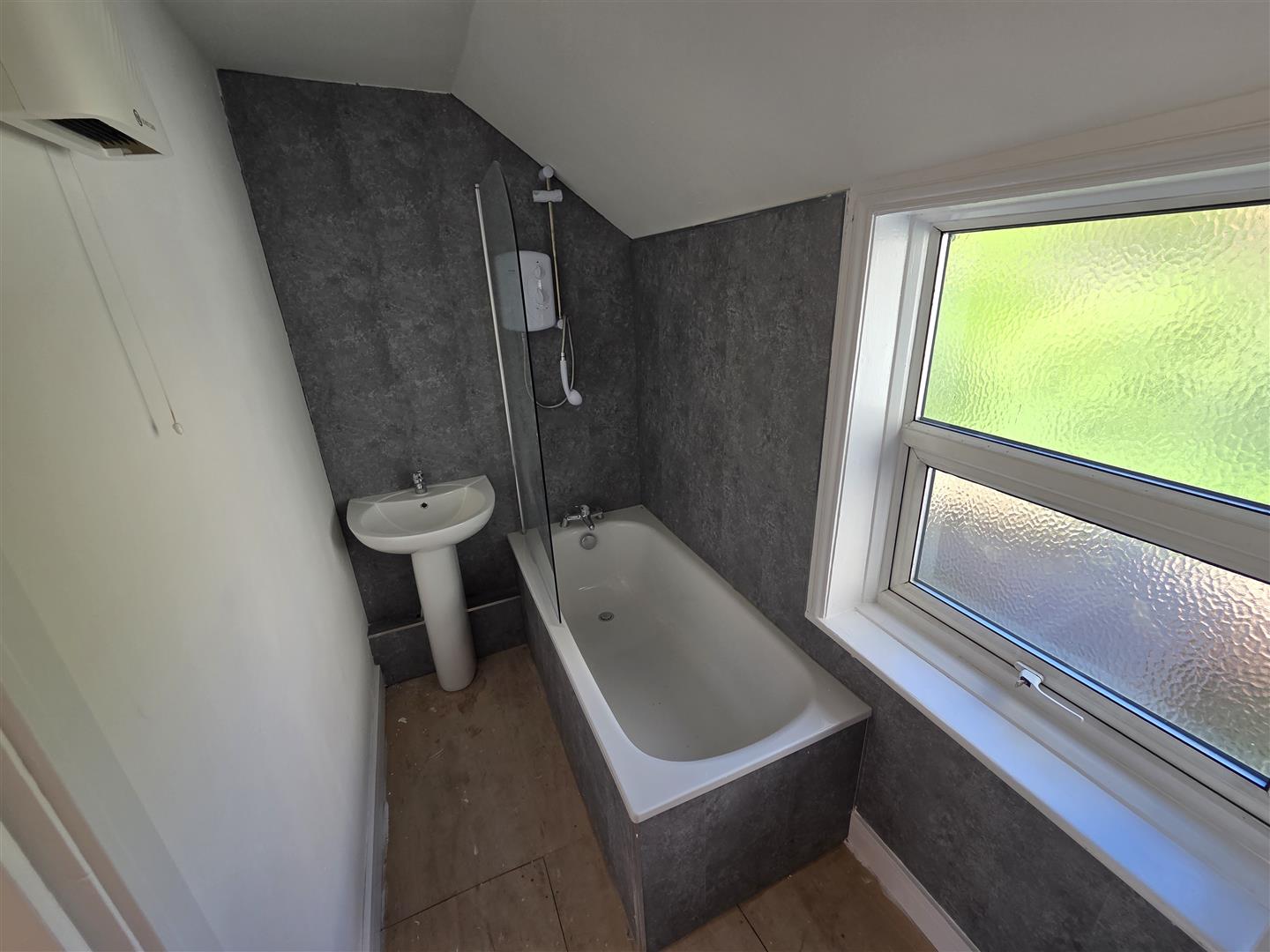 1 bed  to rent  - Property Image 11