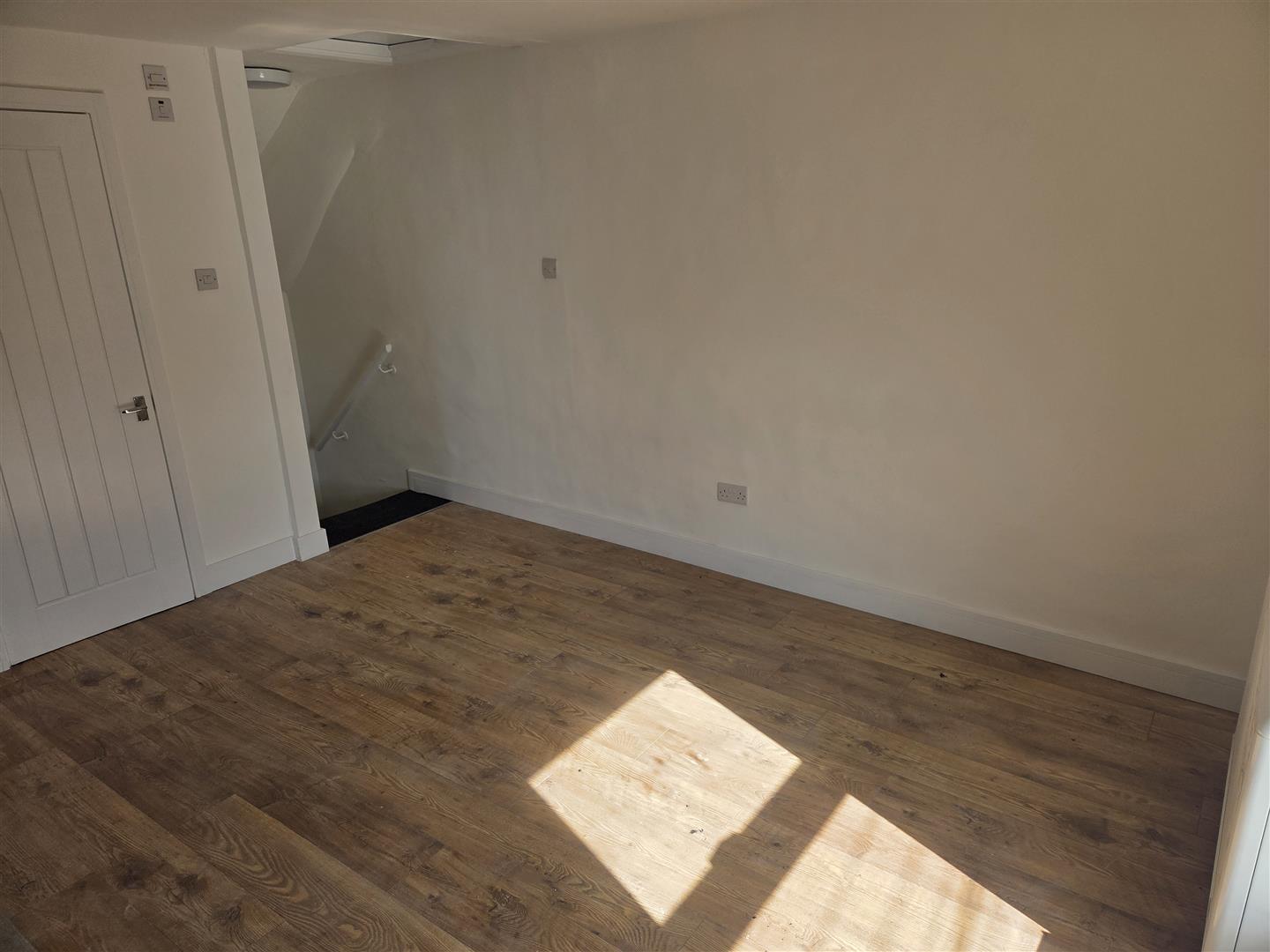1 bed  to rent 4