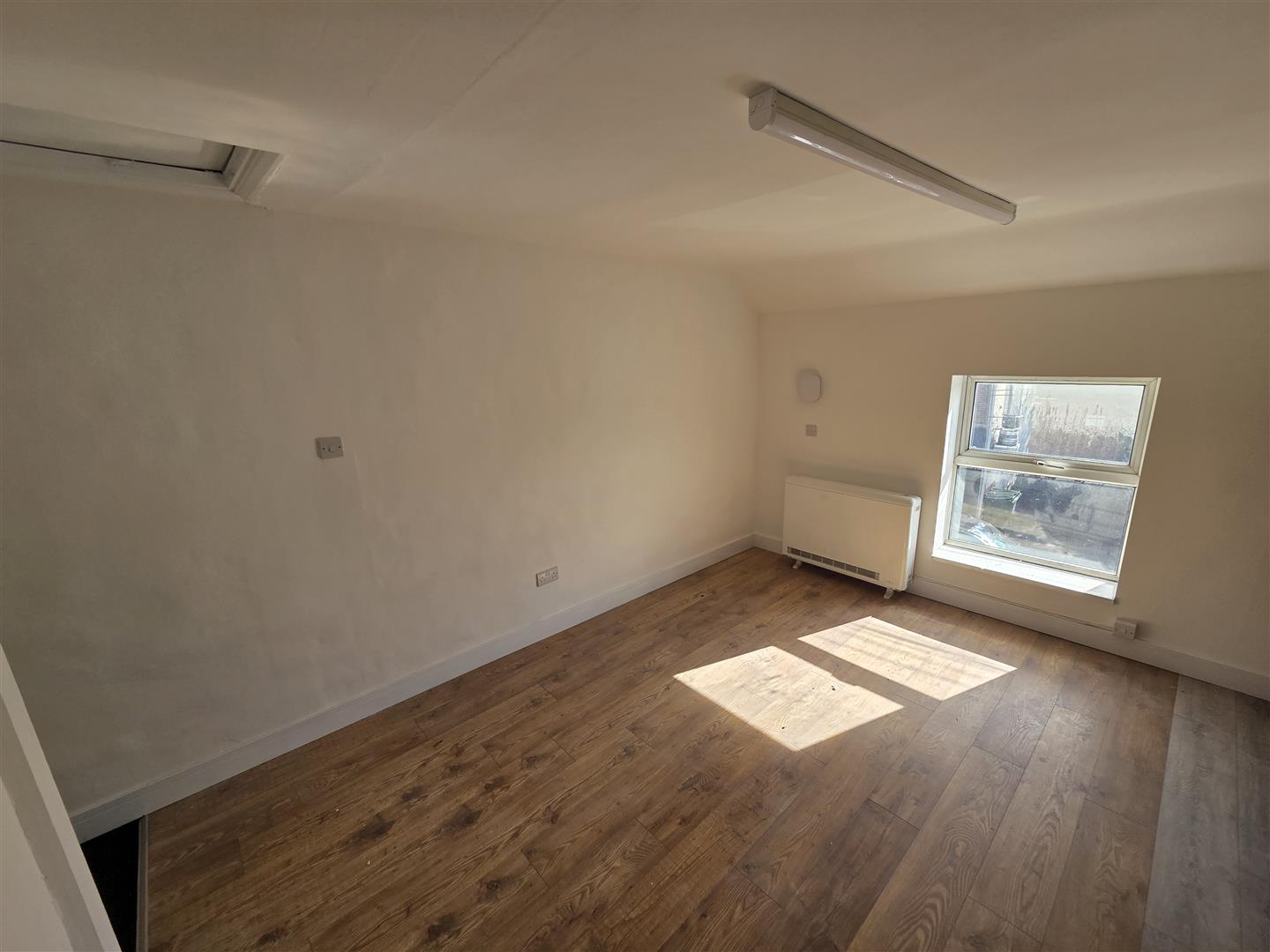 1 bed  to rent  - Property Image 7