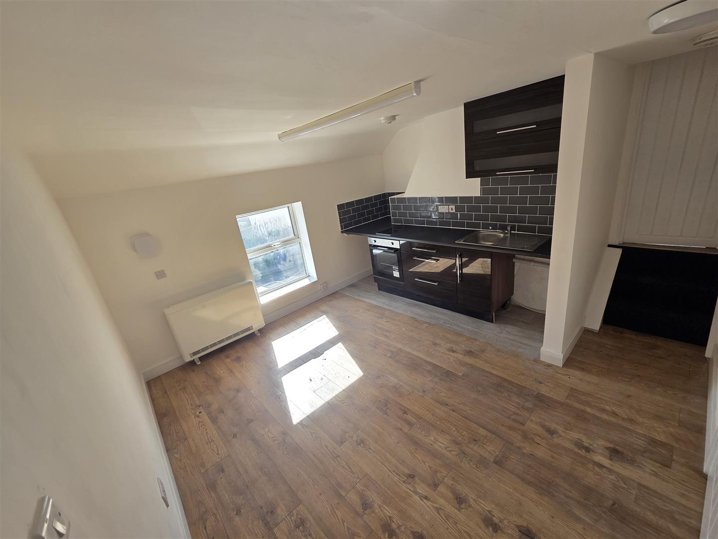 1 bed  to rent  - Property Image 9