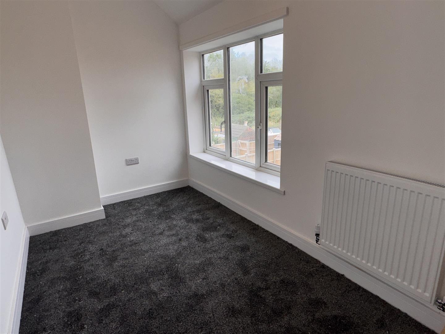3 bed  to rent 6