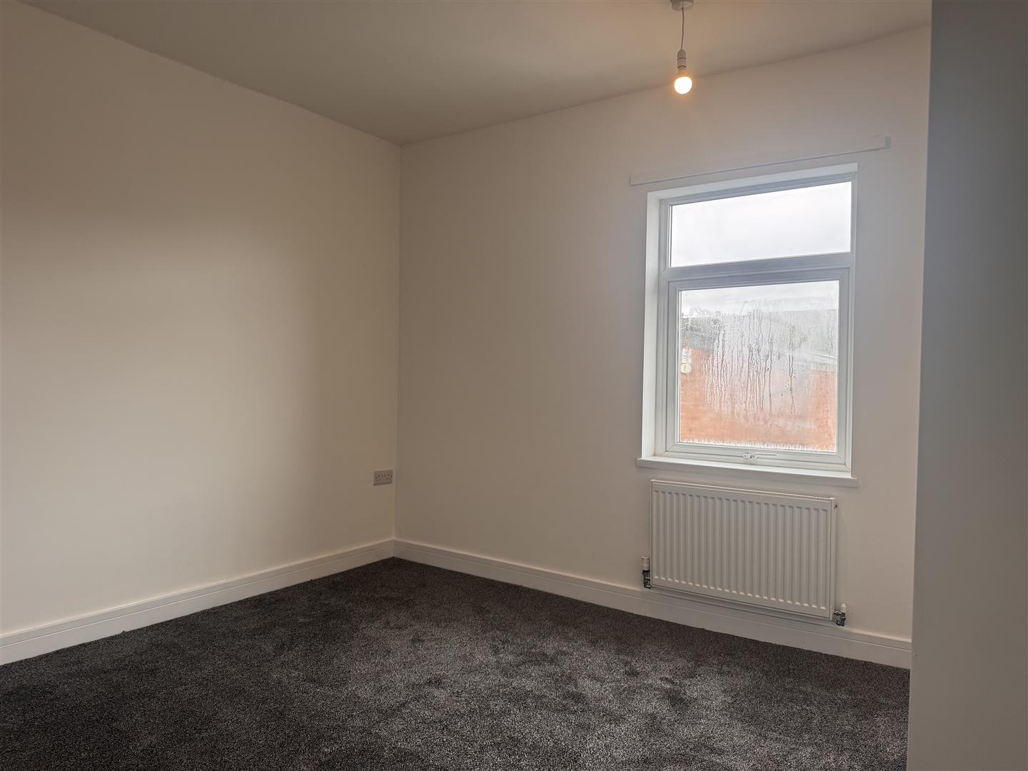 2 bed  to rent 6