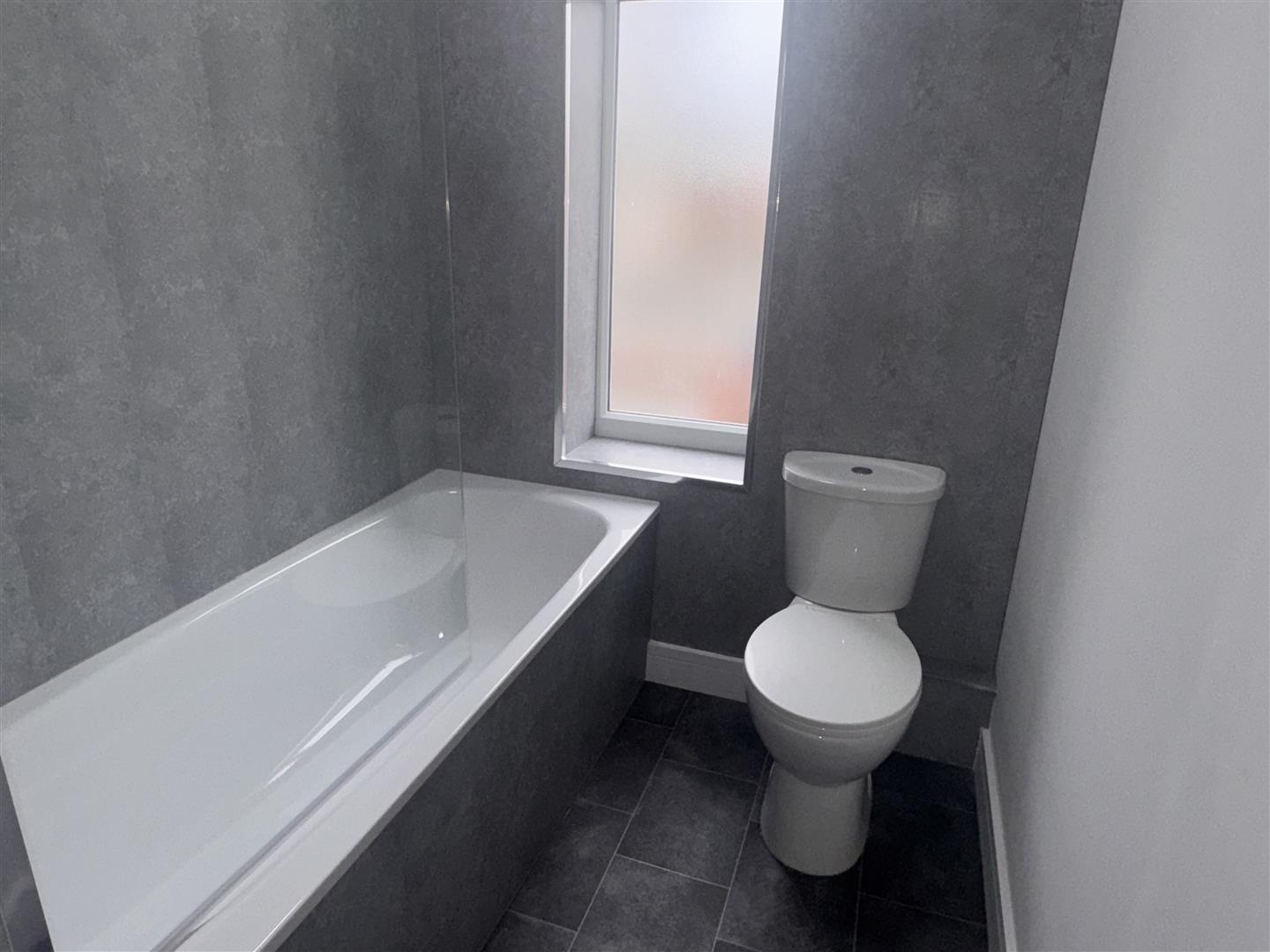 2 bed  to rent  - Property Image 8