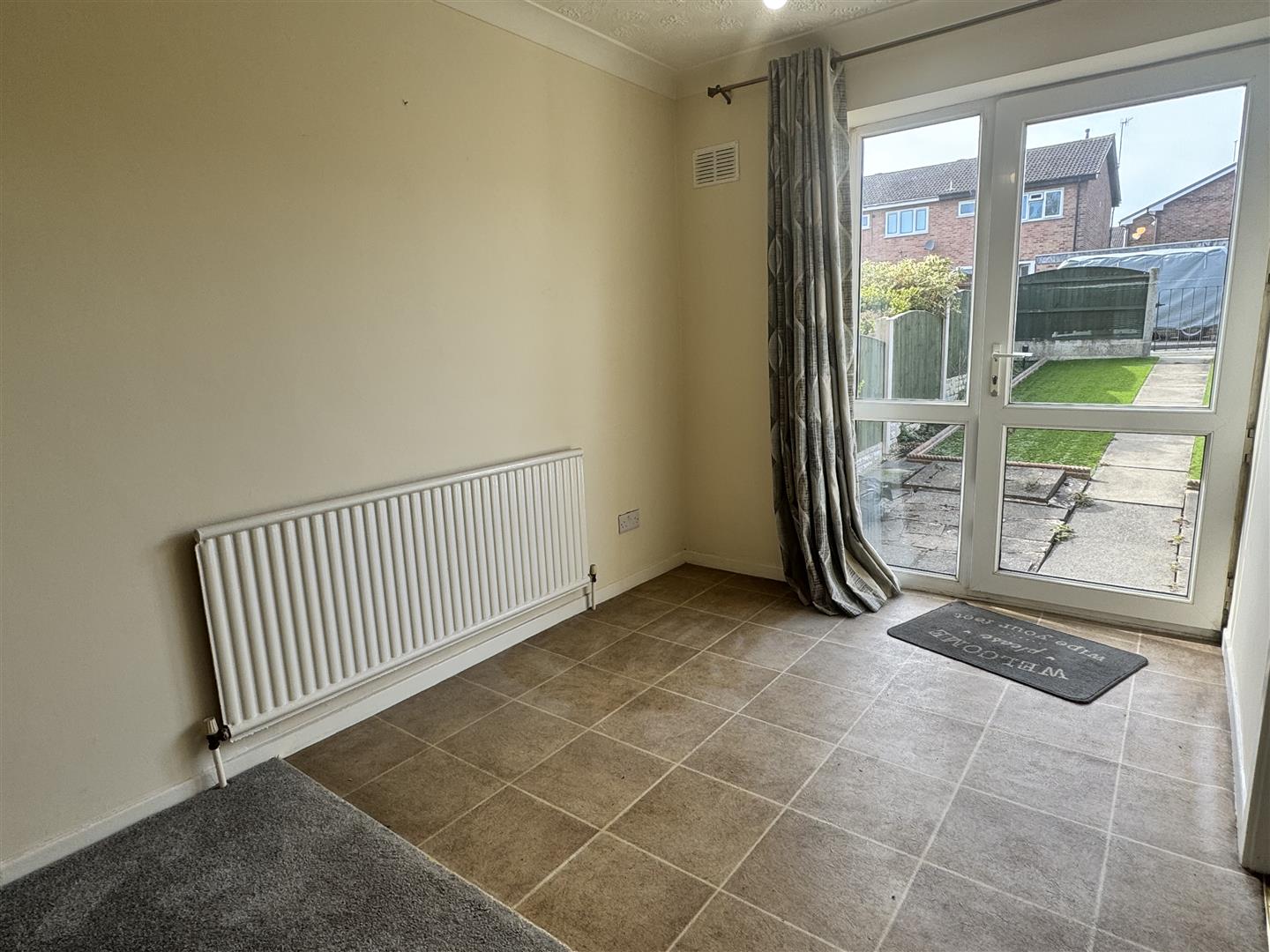 3 bed to rent 4