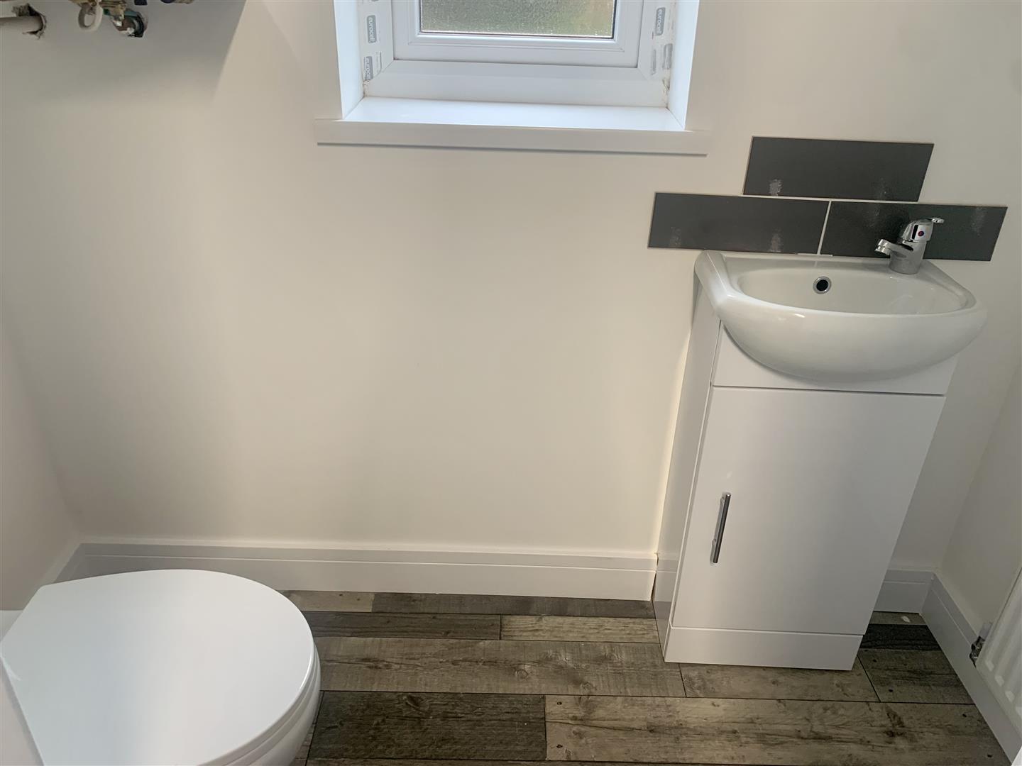 3 bed  to rent 11