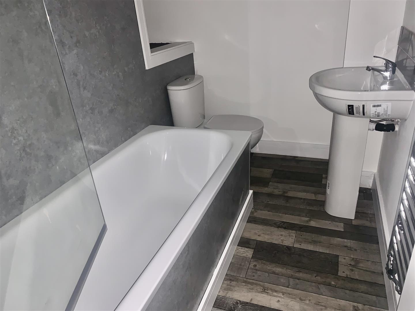 3 bed  to rent 16