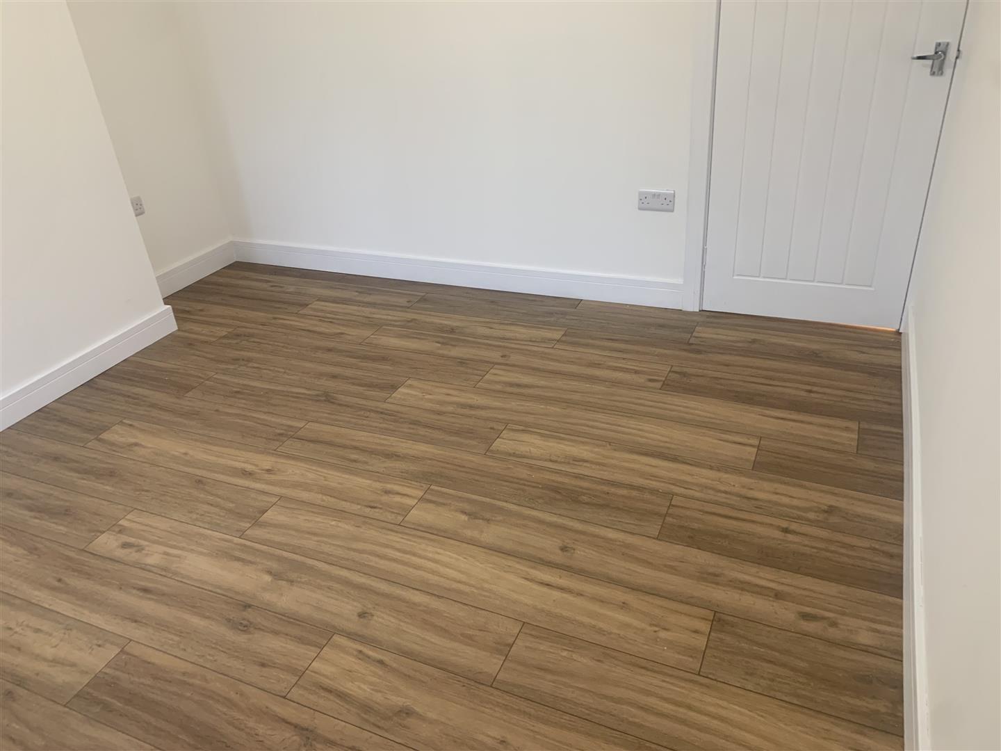 3 bed  to rent 6