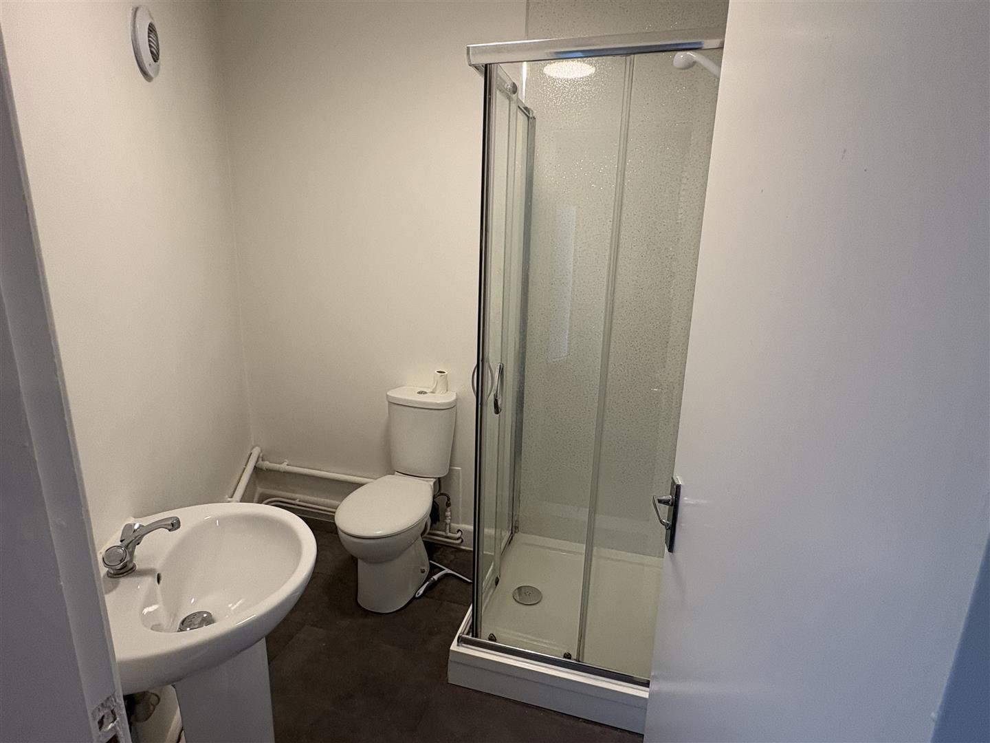 1 bed  to rent  - Property Image 8