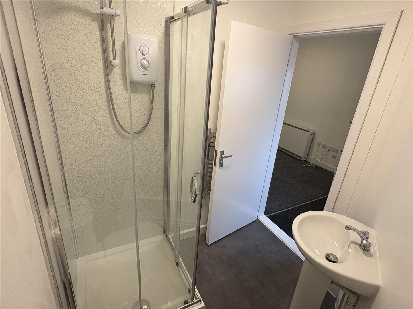 1 bed  to rent  - Property Image 9