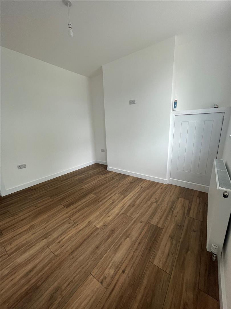 3 bed  to rent in Ilkeston 2