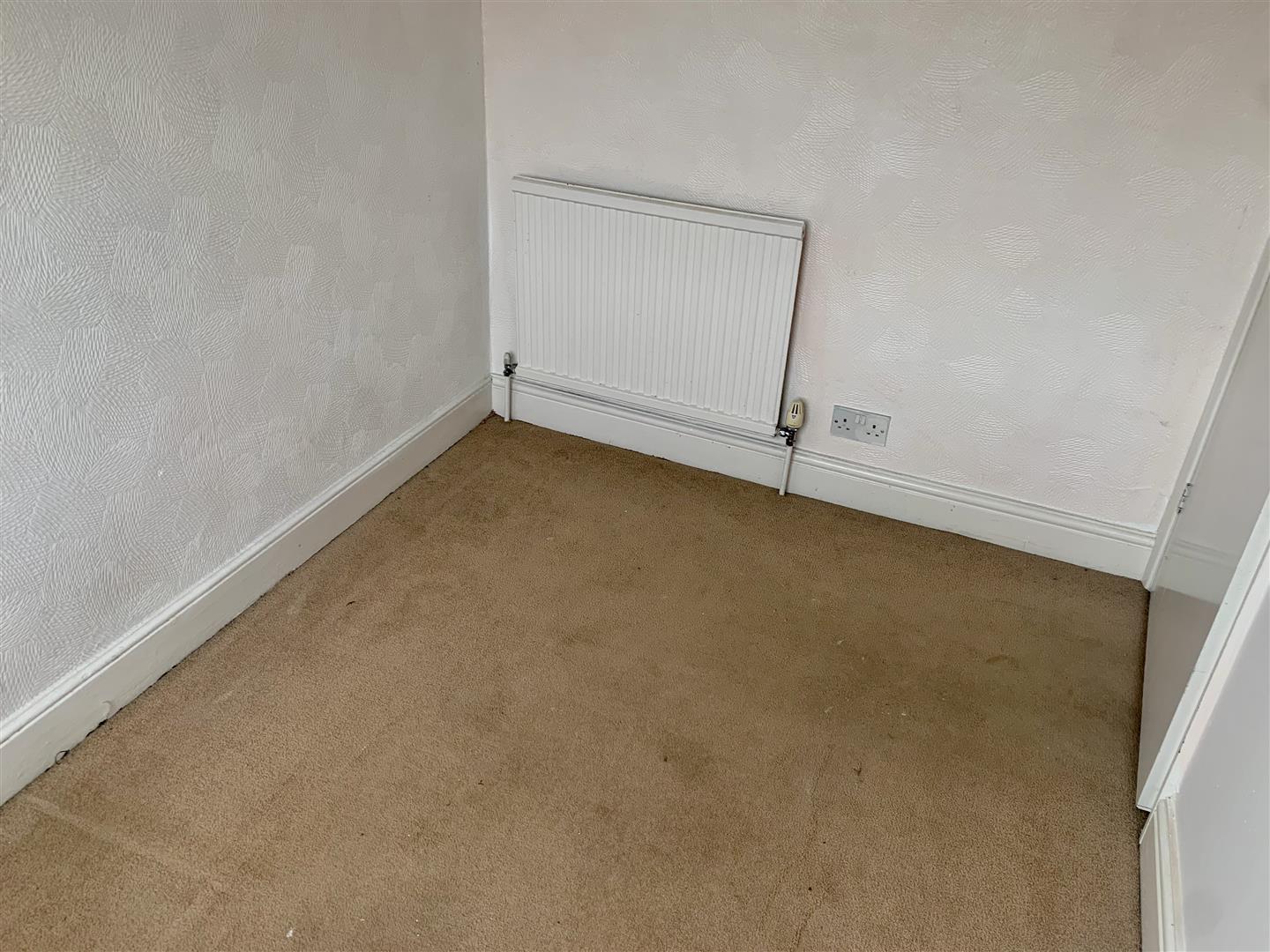 2 bed  to rent  - Property Image 12