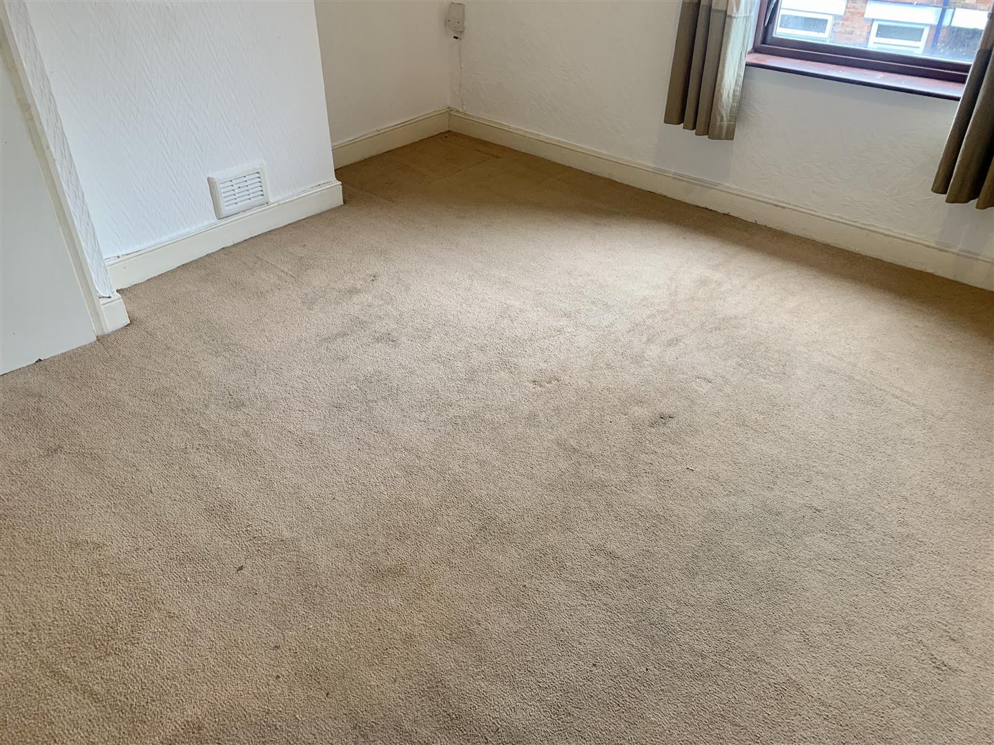 2 bed  to rent  - Property Image 8