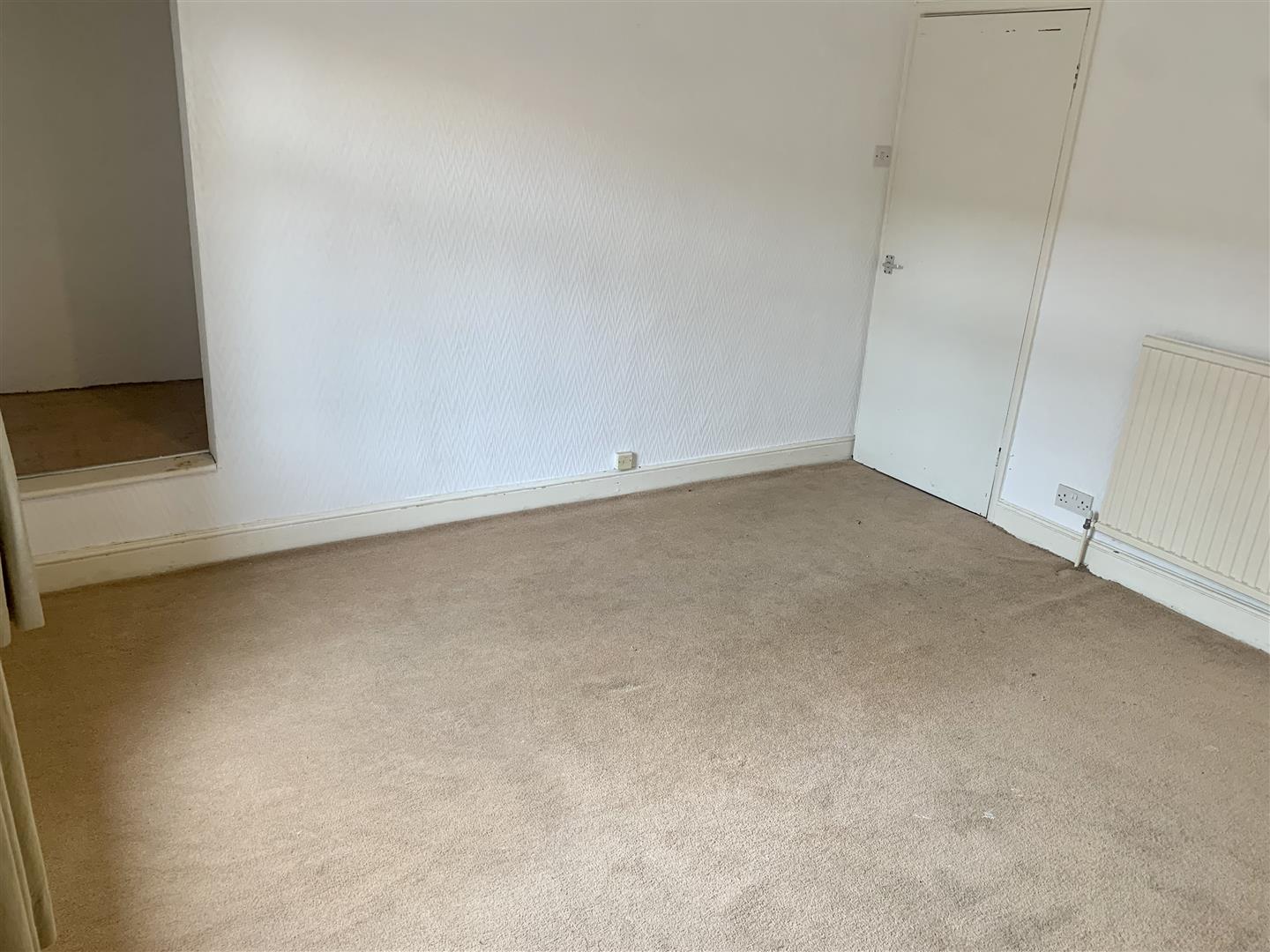 2 bed  to rent 10