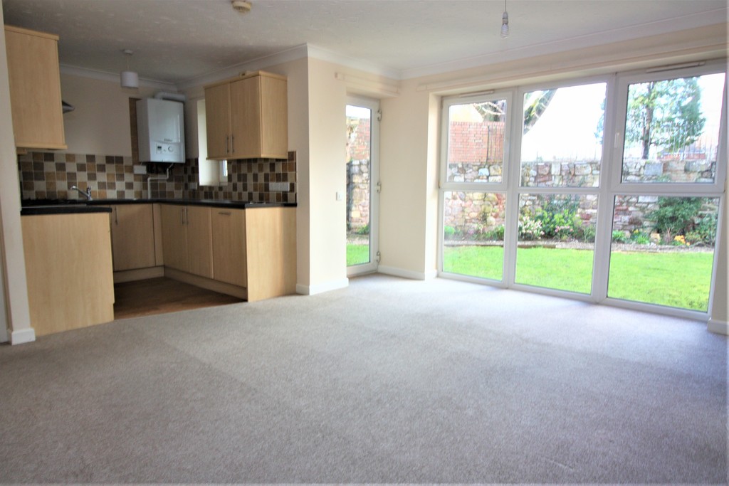 2 bed flat to rent in Park View, Prospect Place - Property Image 1