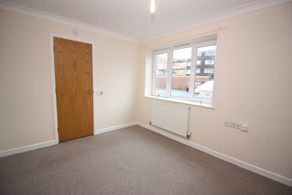 2 bed flat to rent in Park View, Prospect Place 8