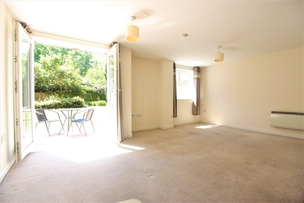 1 bed flat to rent in Augustus House, New North Road - Property Image 1