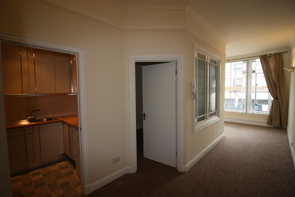 1 bed flat to rent in Fore Street, Exeter 3