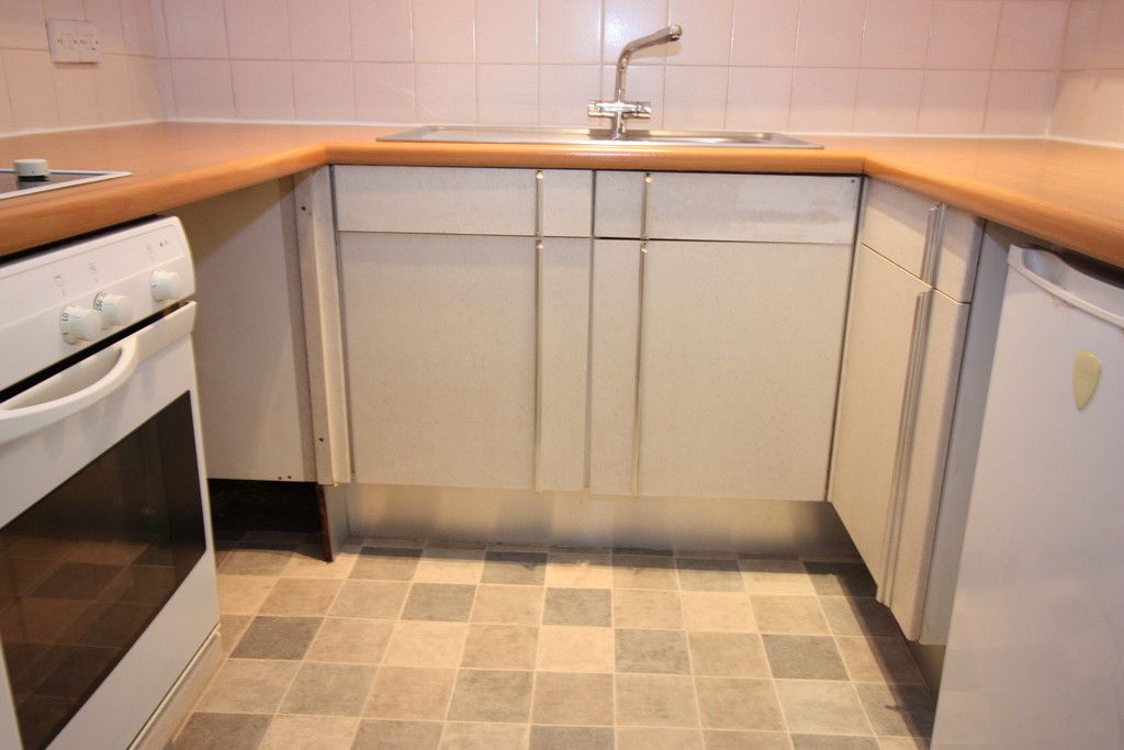 1 bed flat to rent in Fore Street, Exeter  - Property Image 5