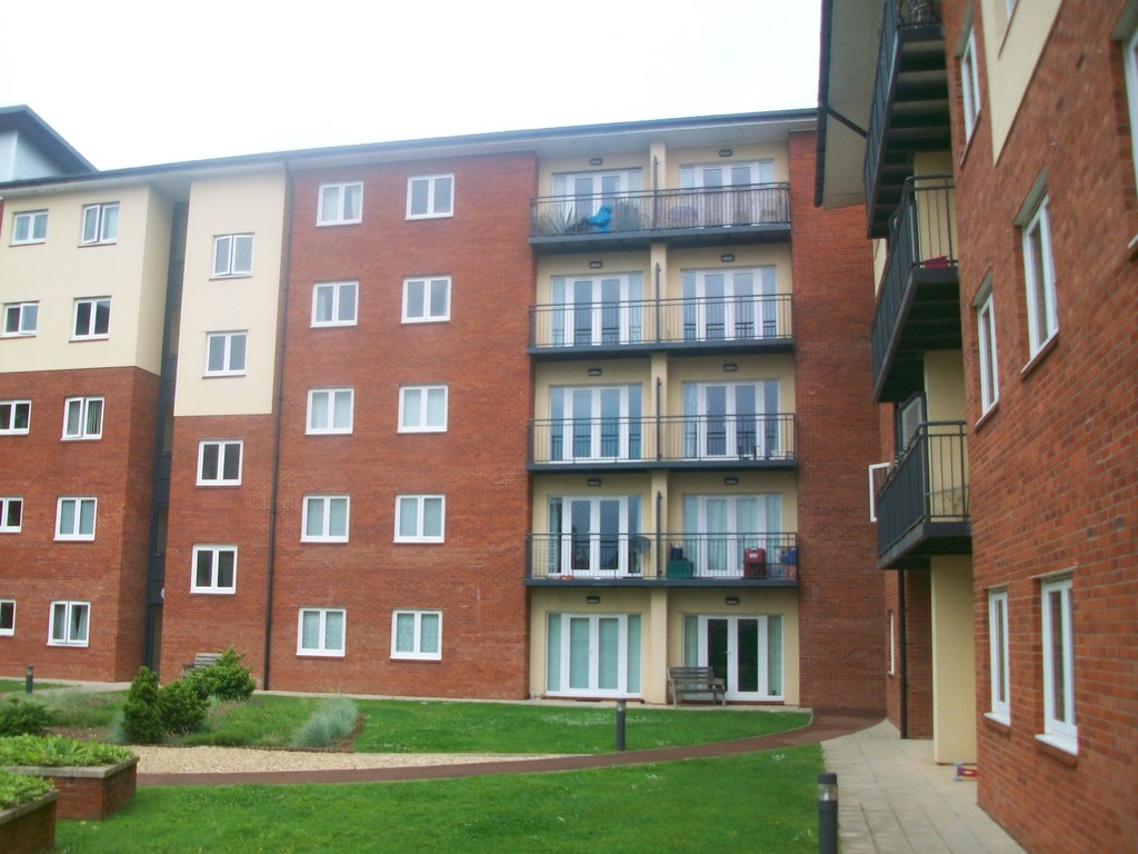 2 bed flat to rent in Constantine House, New North Road 1