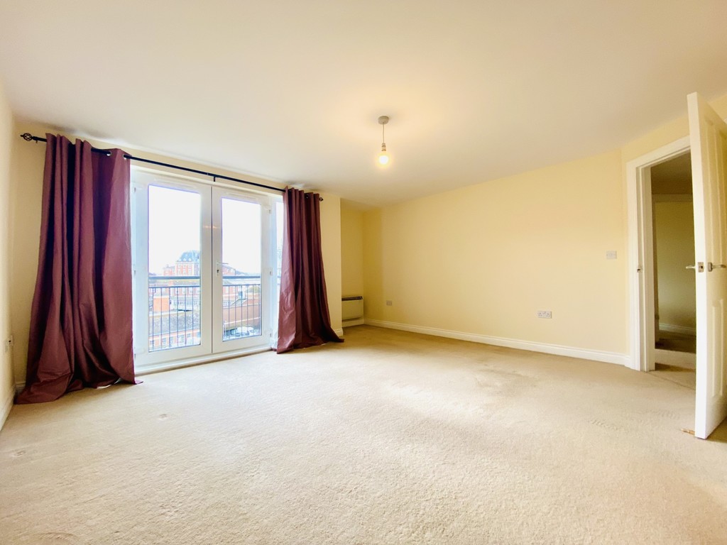 2 bed flat to rent in Constantine House, New North Road 4