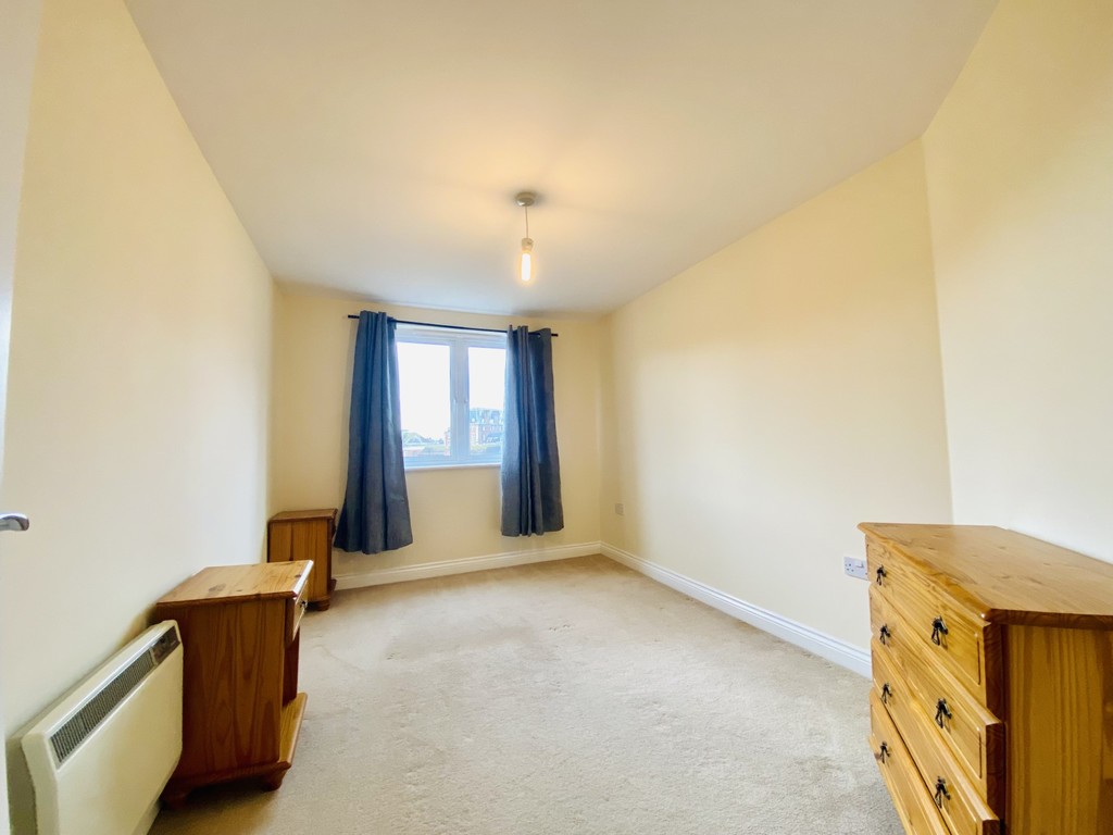 2 bed flat to rent in Constantine House, New North Road 8
