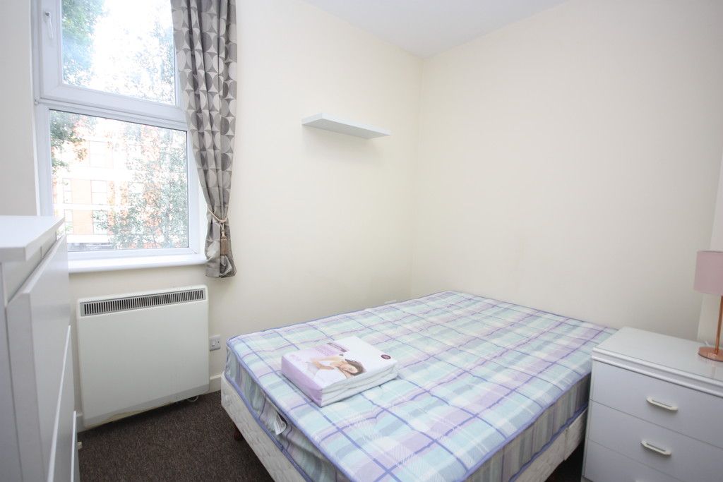 1 bed flat to rent in New Bridge Street, Exeter 3
