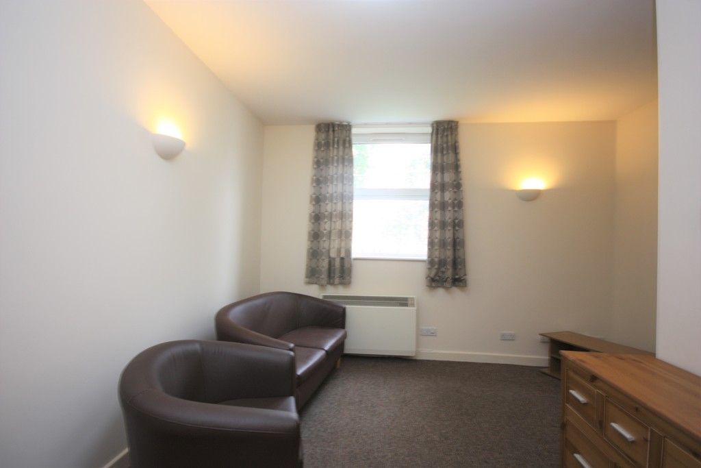 1 bed flat to rent in New Bridge Street, Exeter 4