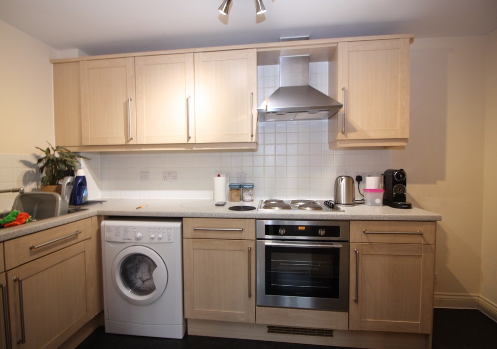 2 bed flat to rent in Constantine House, New North Road 3