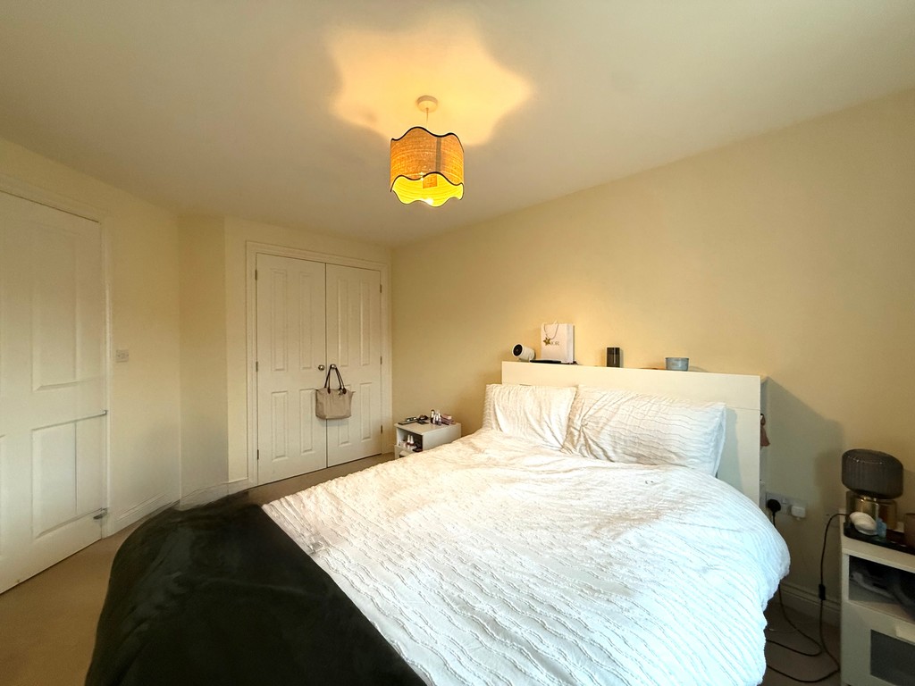 2 bed flat to rent in Constantine House, New North Road  - Property Image 6