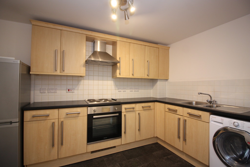 2 bed flat to rent in Julius House, New North Road 4