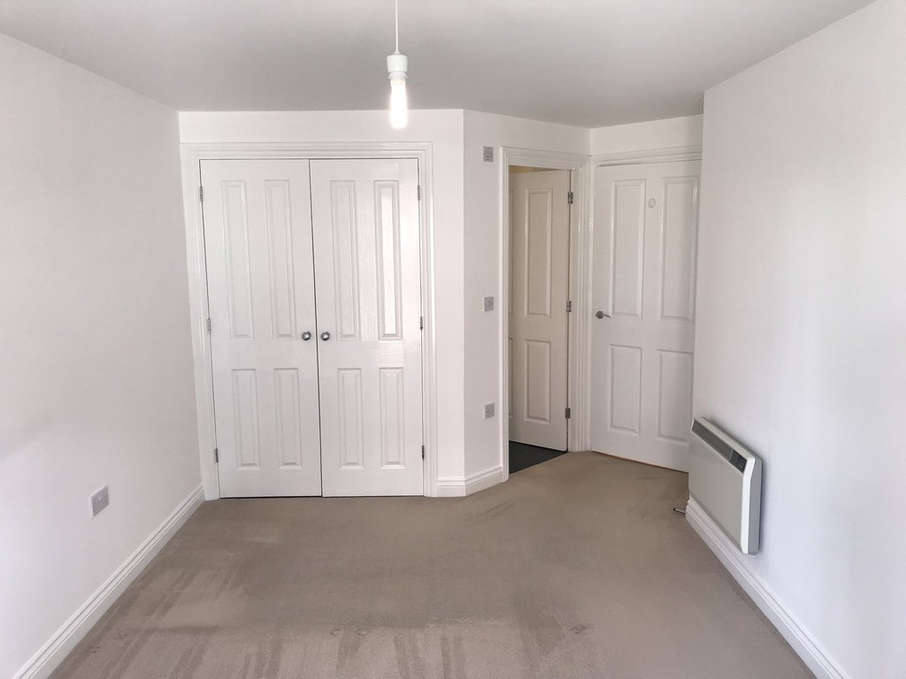 2 bed flat to rent in Julius House, New North Road 6