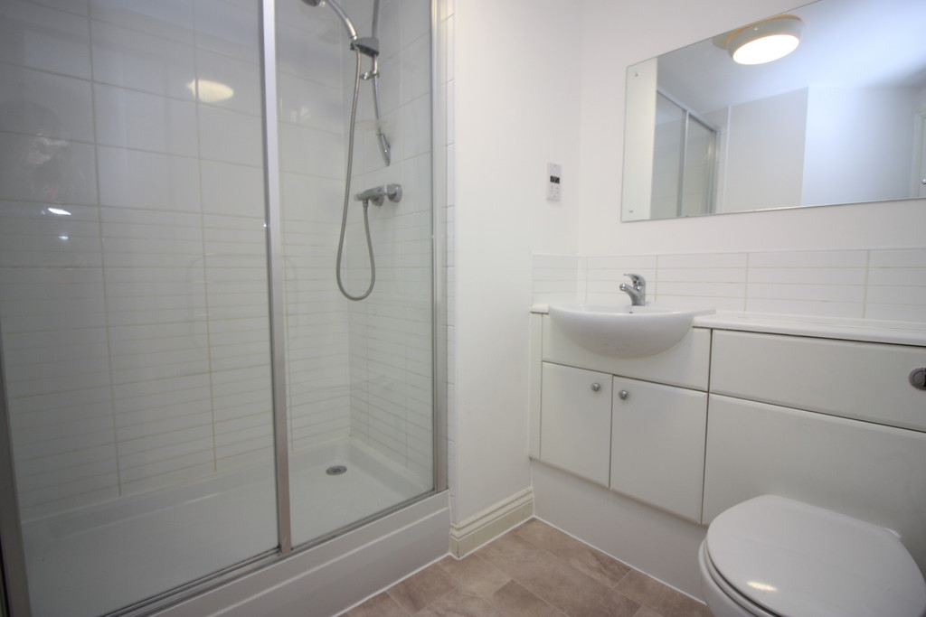 2 bed flat to rent in Julius House, New North Road  - Property Image 7