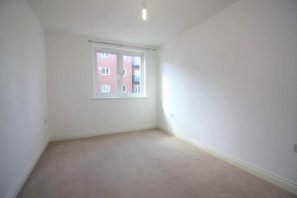 2 bed flat to rent in Julius House, New North Road 10