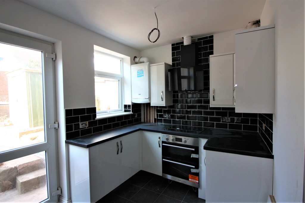 3 bed house to rent in Codrington Street 2