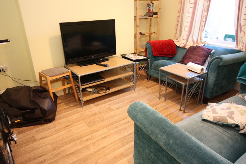 1 bed house to rent in Portland Street, Exeter - Shared House 3