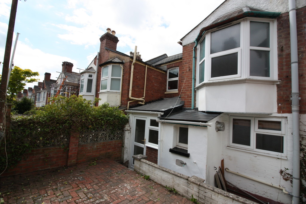 2 bed house to rent in Cedars Road, Exeter  - Property Image 2