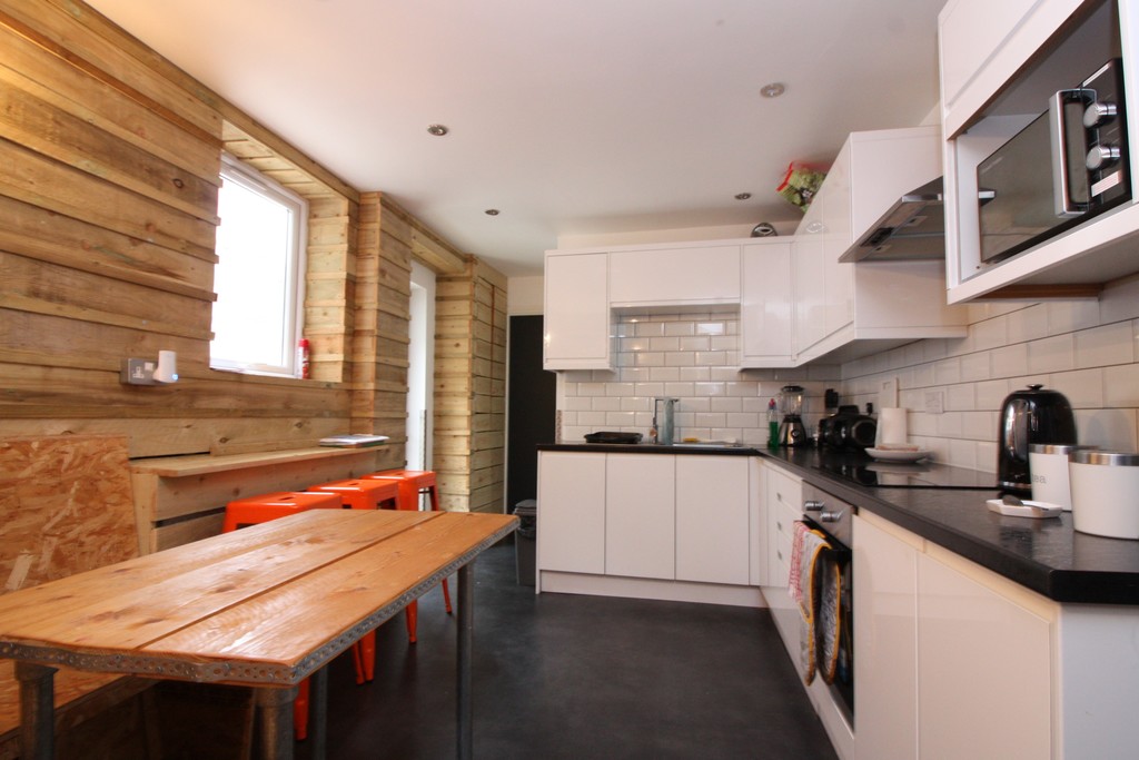 5 bed house to rent in ROOM LETS, Alphington Road  - Property Image 3
