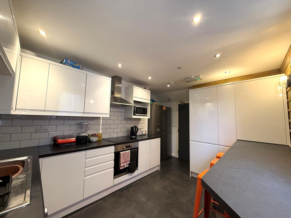 5 bed house to rent in ROOM LETS, Alphington Road  - Property Image 3