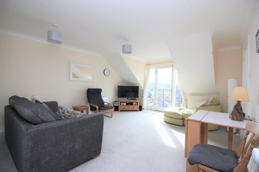 2 bed flat to rent in The Quay, Exeter 2